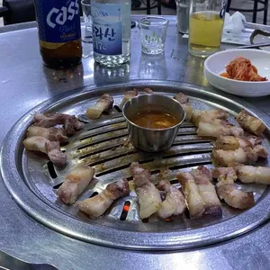명리동식당 사진