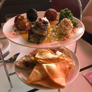 에피세리꼴라주 사진