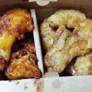교촌치킨 사진