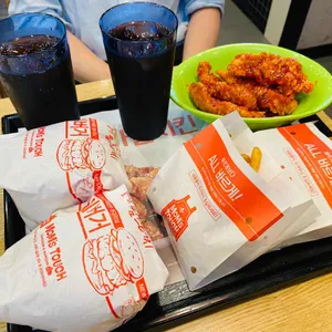 맘스터치 사진