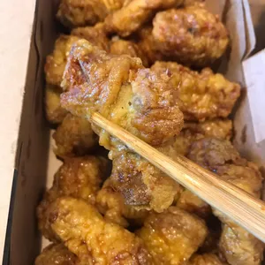 교촌치킨 사진