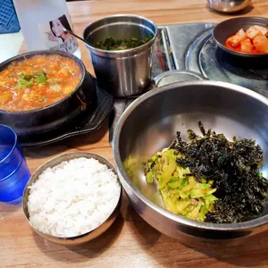 용한식당 사진