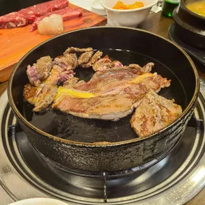 더미 리뷰 사진