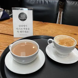 카메라타 사진