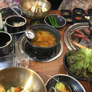 육품 사진
