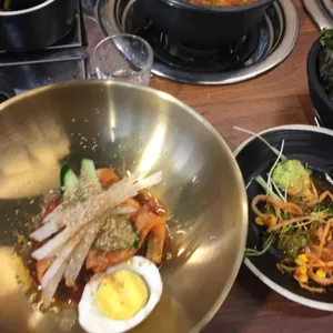 육품 사진