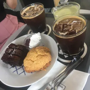 카페 카다로그 사진