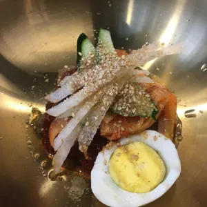 육품 사진