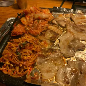 1357 철판삼겹 사진