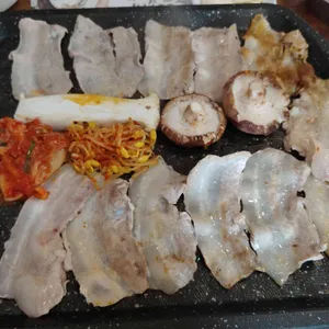 도끼네 사진