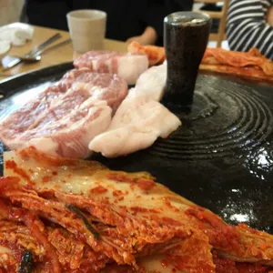 싹쓰리솥뚜껑김치삼겹살 사진