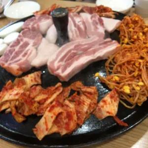 싹쓰리솥뚜껑김치삼겹살 리뷰 사진