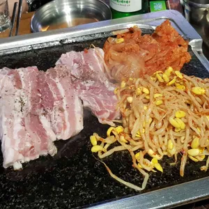 칼맞은삼겹살 사진