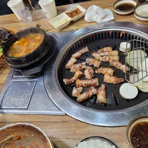 돼지만왕소금구이 사진