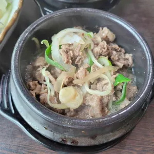 봄날 칼국수 보리밥 사진