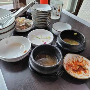 봄날 칼국수 보리밥 사진