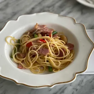 스펠바운드 리뷰 사진