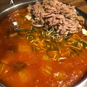 육시리 사진