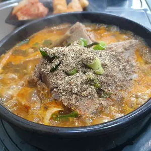불굴의차여사감자탕 사진