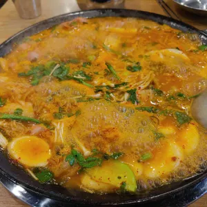 솥뚜껑의정부부대찌개 사진