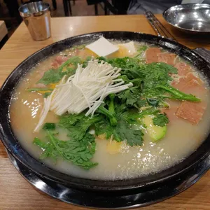 솥뚜껑의정부부대찌개 사진