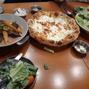 명동피자 사진