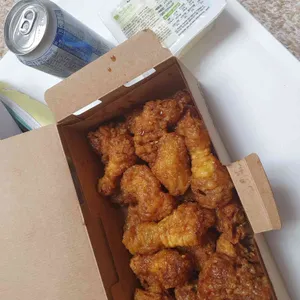 교촌치킨 사진