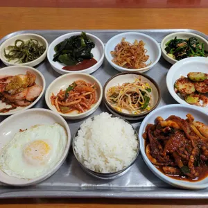 궁전 백반 삼겹살 리뷰 사진