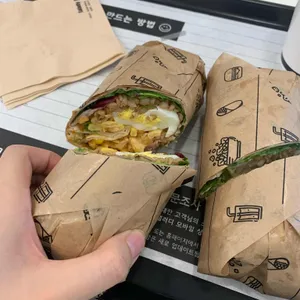 샐러디 사진