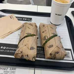 샐러디 리뷰 사진