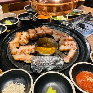 육시리 사진