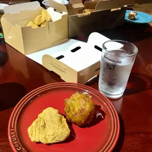 교촌치킨 사진