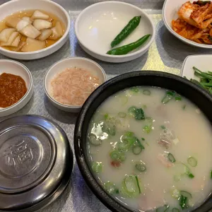 쌍둥이 수육국밥 사진