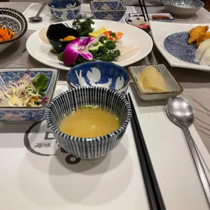 노포일식 사진