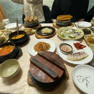 황금뜰 한정식 사진