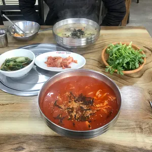 공주얼큰이칼국수 사진