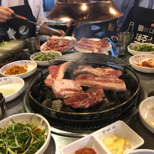 엠제이돼지 사진