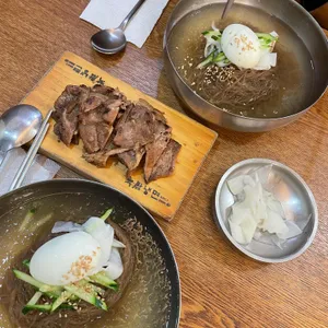 육쌈냉면 사진