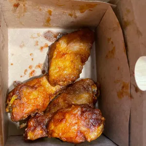교촌치킨 사진