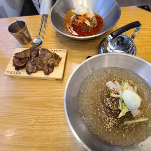 육쌈냉면 사진