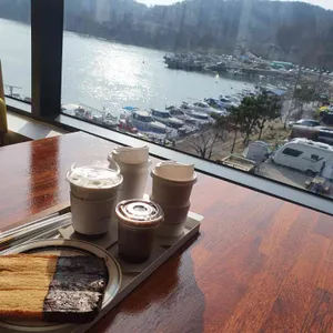 카페 인더문 사진