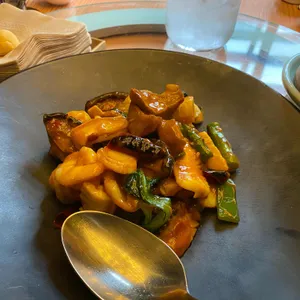 더라운드 리뷰 사진