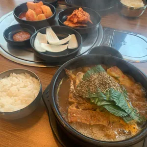 한남동 24시뼈다귀감자탕 사진
