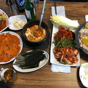 돈통마늘보쌈 사진