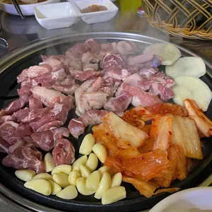 꿀꿀뒷고기 사진