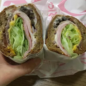 퀴즈노스 사진