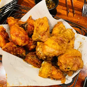 교촌치킨 사진