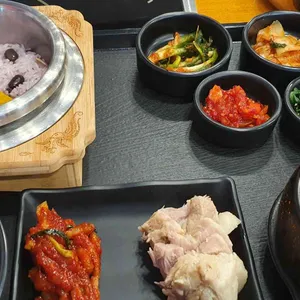 원할머니보쌈족발 박가부대 사진