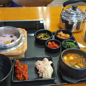 원할머니보쌈족발 박가부대 사진