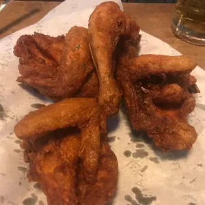 깐부치킨 사진